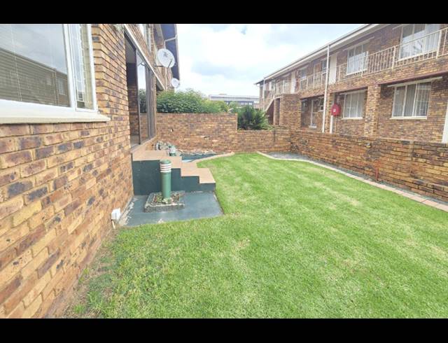 2 BEDROOM APARTMENT FOR SALE IN NEW REDRUTH